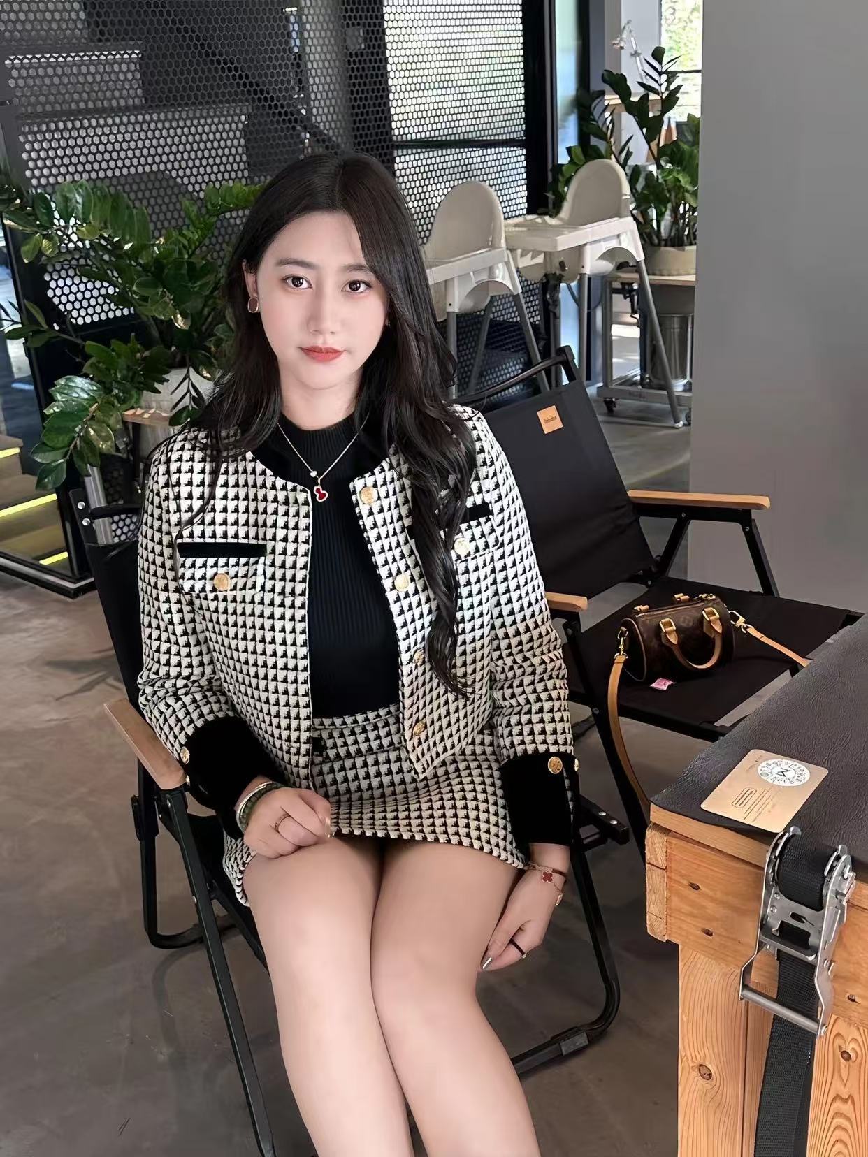 老公出差了快半年都没有要回来的打算哈哈哈哈