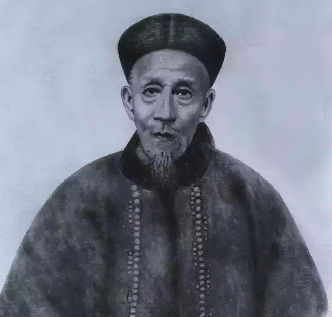 1917年，谭延闿的母亲去世，但出殡时，族人死活不让灵柩走正门。谭延闿好话说尽，
