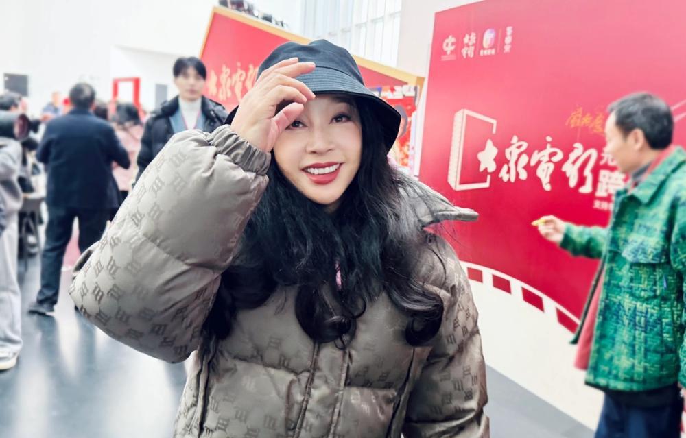 刘晓庆真是太卷了！

都在传我74岁，1950年10月30日出生，我就纳闷了，这