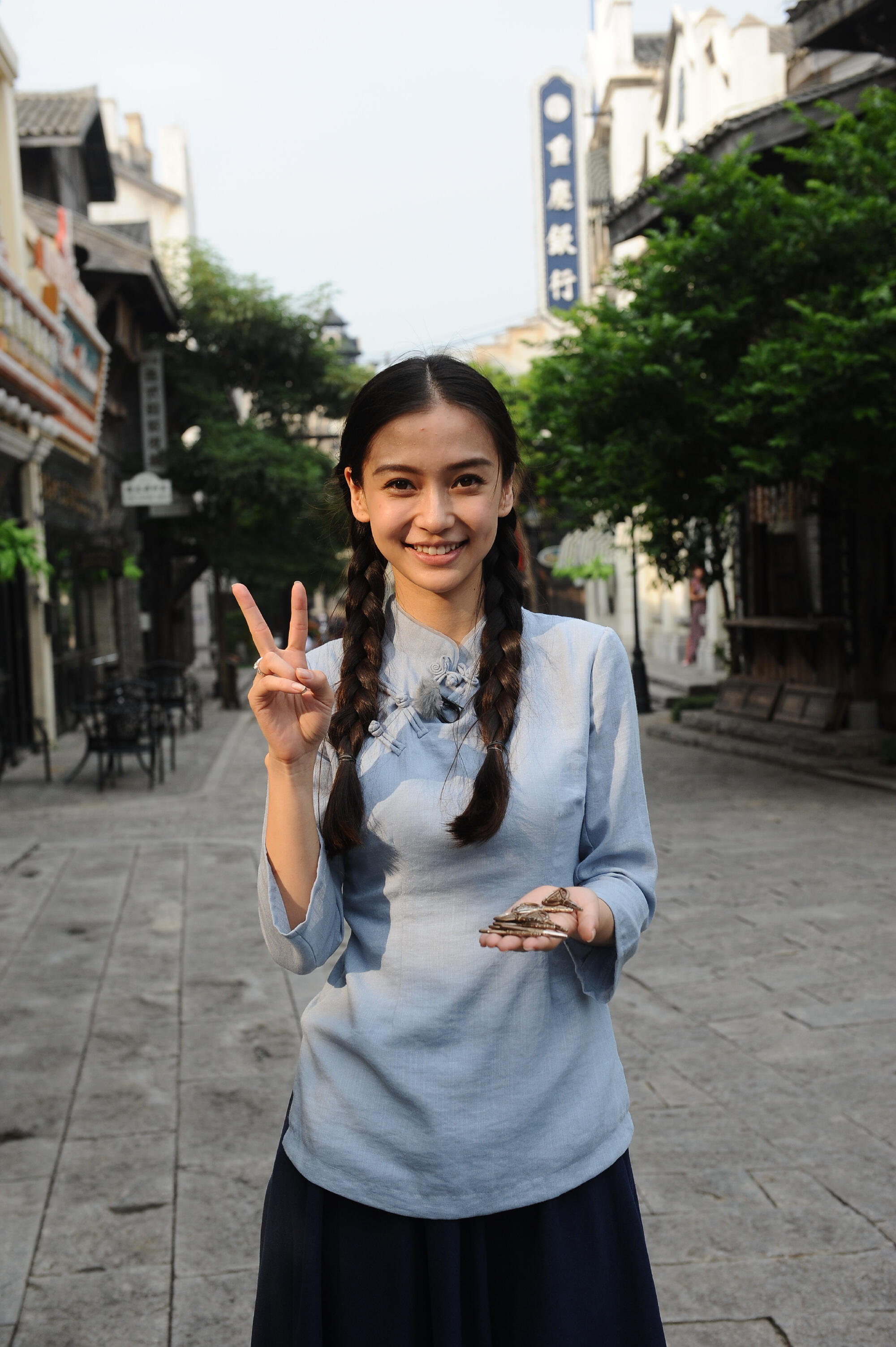 杨颖转型政坛，杨主任新启航
