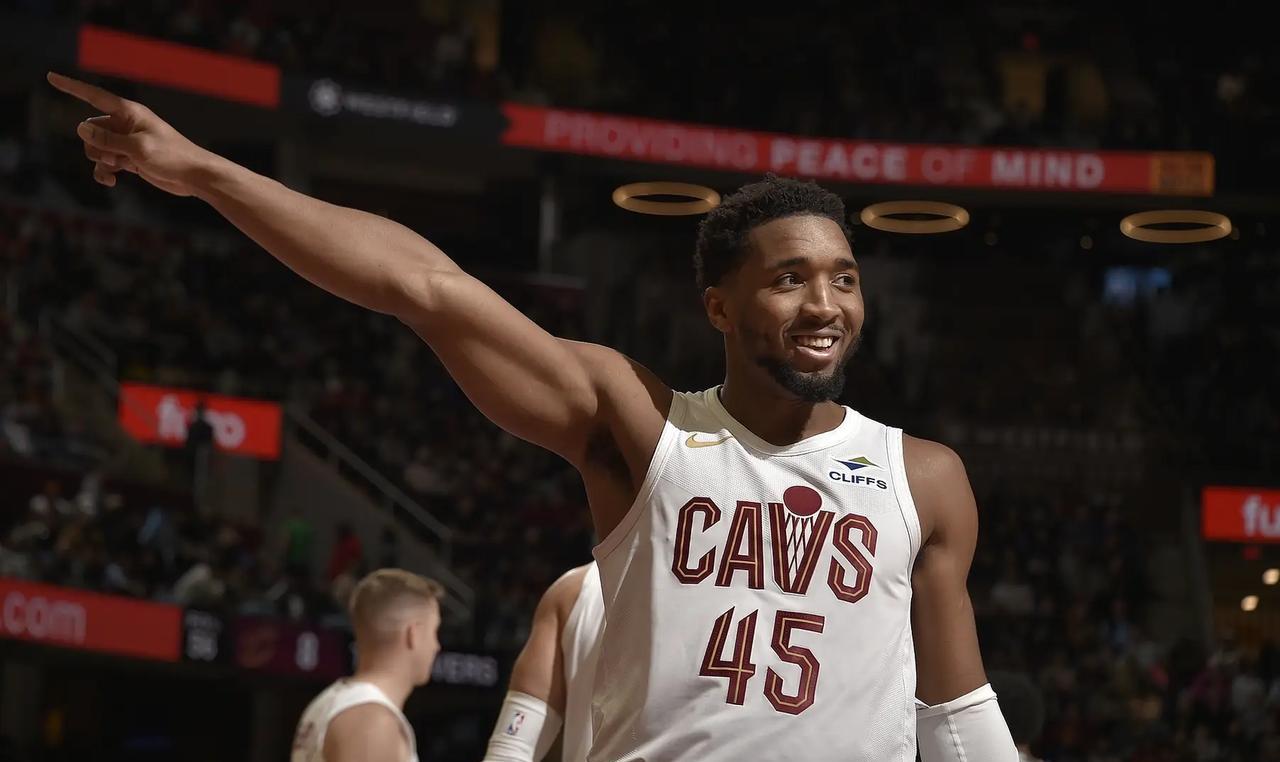 骑士轻取杯赛冠军雄鹿！赛季三杀对手！
NBA常规赛，骑士队主场迎战雄鹿队。利拉德