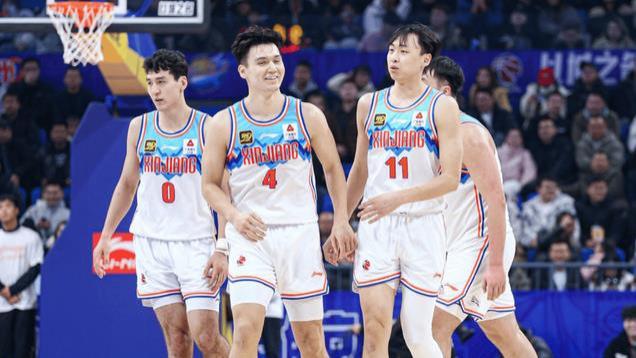 遭25分逆转刘炜并非一无所获！俩00后合砍36分，比肩“李花兄弟”