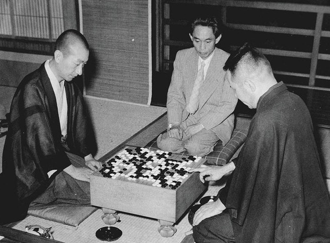 段祺瑞和11岁的吴清源下棋，没想到被杀的惨不忍睹。段祺瑞既羞又怒，鼻子都给气歪了