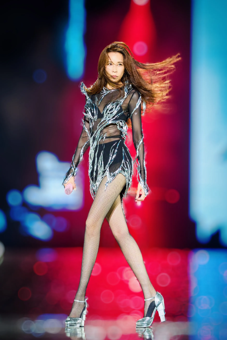 莫文蔚有3个孩子，都是丈夫约翰尼斯与前妻所生。

约翰尼斯，德国人，德国金融业高