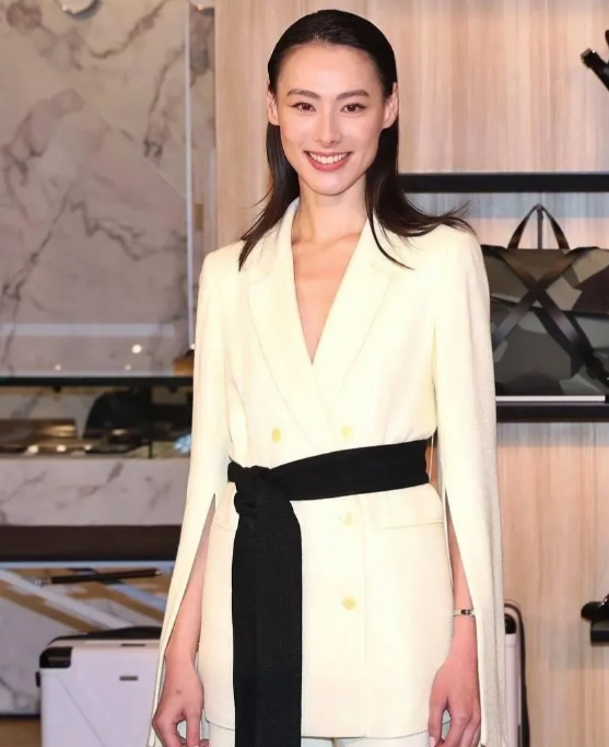 梁洛施的婚姻状态