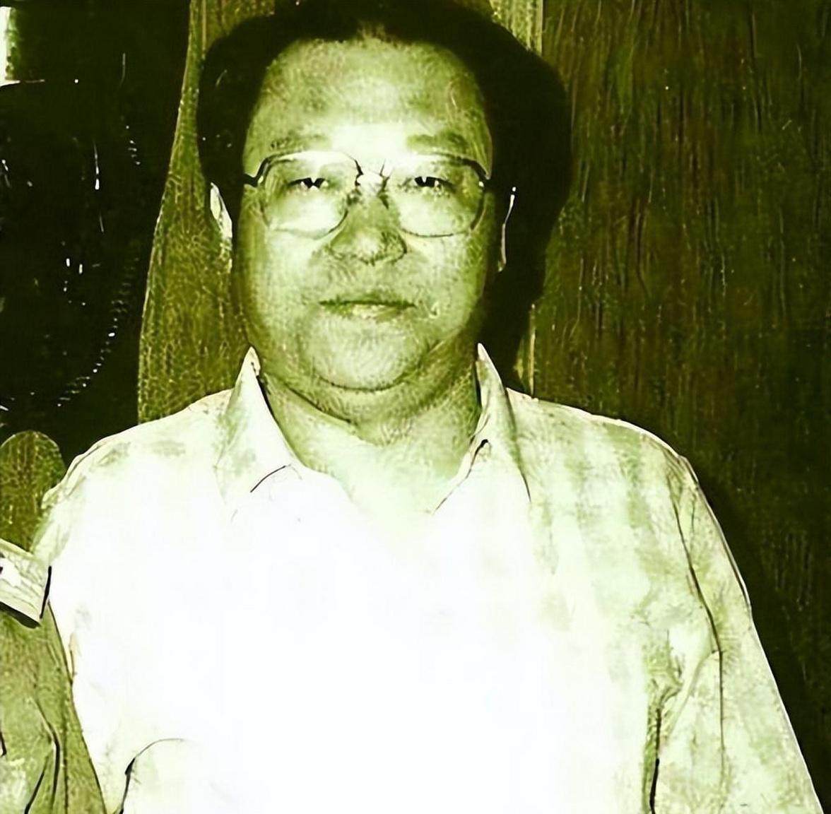 2015年，被囚禁16年之久的李志豪出狱，他是台湾军情局的地下工作者，暗中查出了