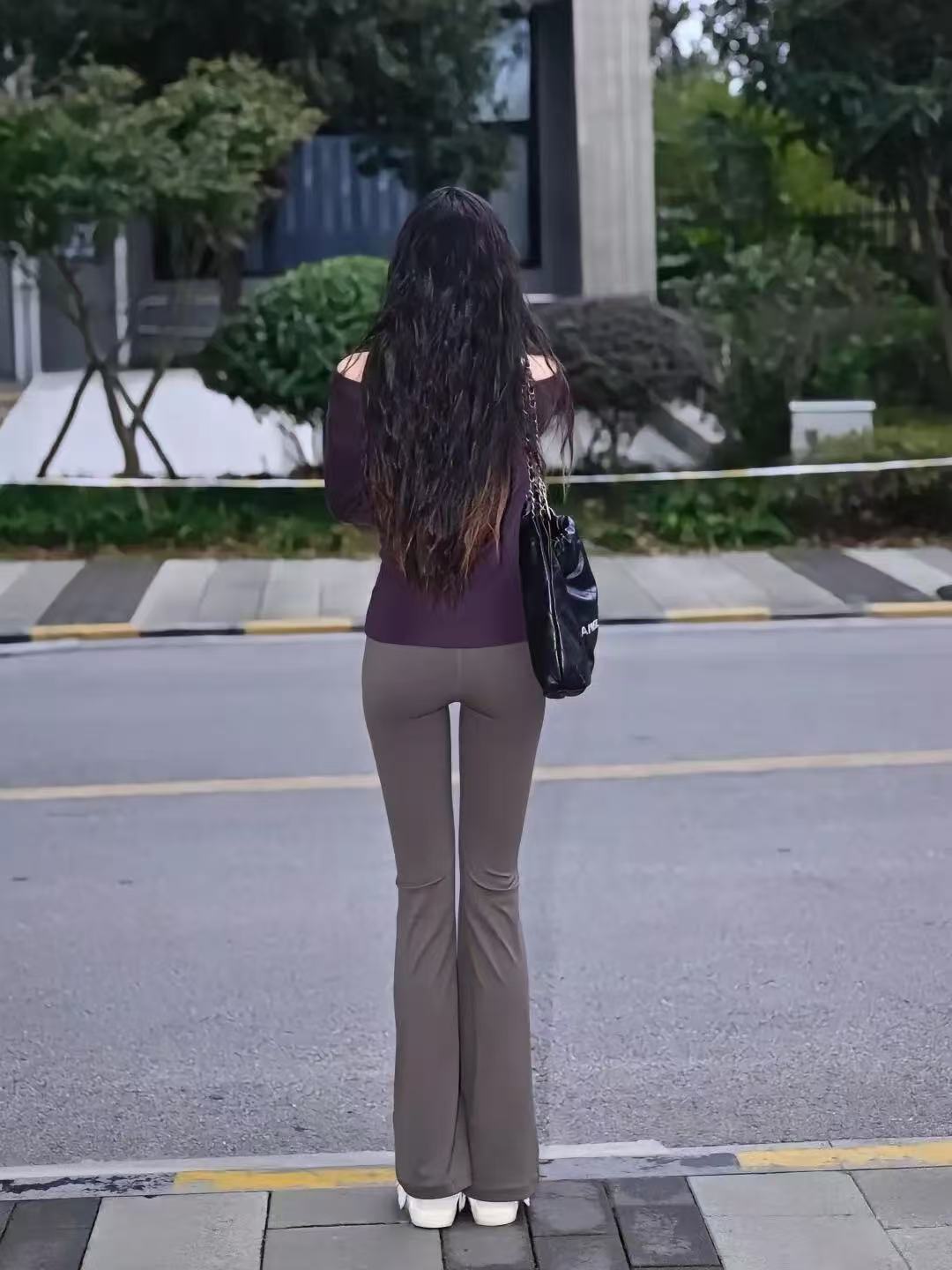 老婆的背影实在太美了哈哈哈