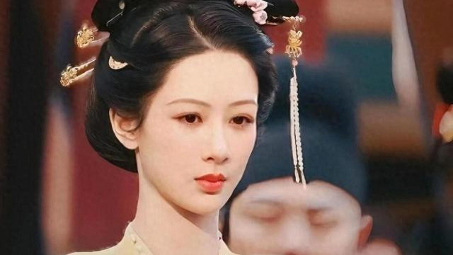 《国色芳华》一人毁全剧！表情浮夸 ，挤眉弄眼硬凹人设，没眼看