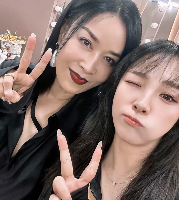 那英，算了
这次，糗大了……

没想到，那英，这次糗大了，因为太紧张了，高音没打