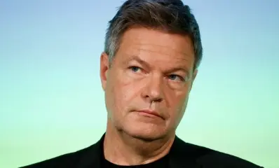 这次更狠！马斯克怼德副总理：人民叛徒！