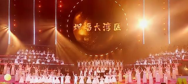 大湾区这一夜“港娱”没死，难听、跑调，内娱偶像明星们输得彻底（大湾区有哪些明星演出过）-第46张图片-九妖电影