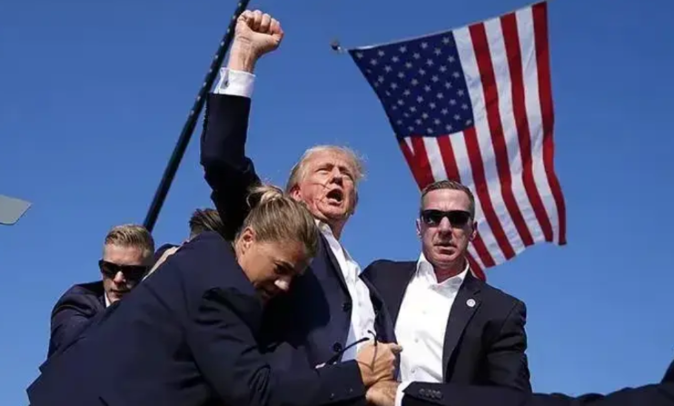 美国的发财之道就一个字：抢。
一是抢资源。乌克兰战事还没有眉目呢，美国就找上门了