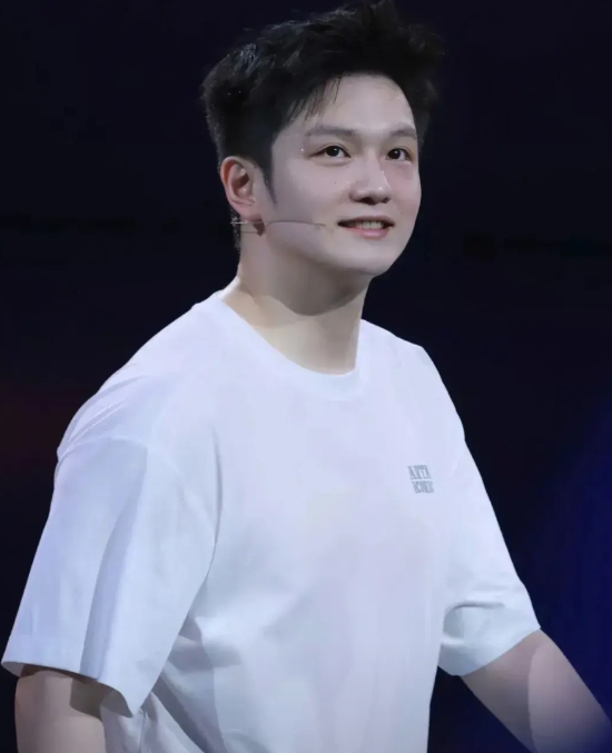 191打破头都没想到，樊振东真的要闪耀洛杉矶了

小胖：不好意思啊主/席，我不仅