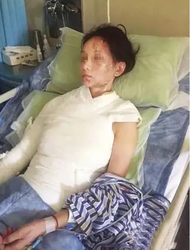 这就是嘴欠的下场！最终伤害了两个家庭，那这个事情到底是女子冤不冤呢，服务员表示：