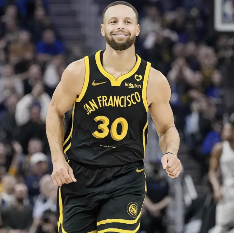 这样变阵打脸了，勇士大战鹈鹕，一战打出3个现象

1、不管科尔怎么变阵首发，当家