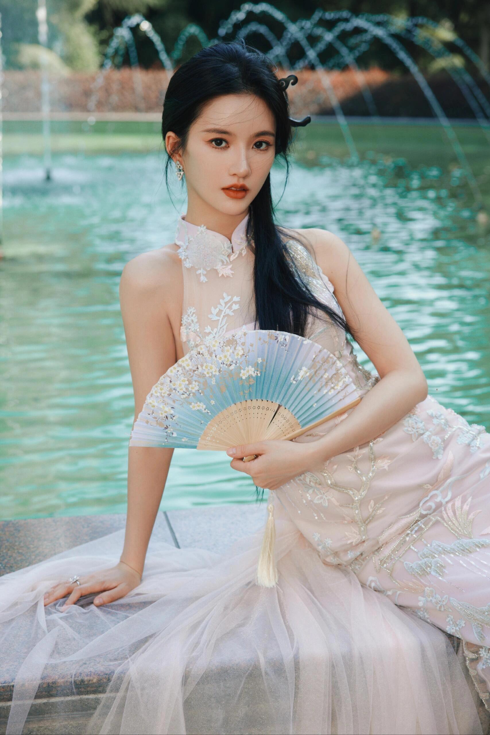 刘些宁：配角之光，性价比女王背后的秘密