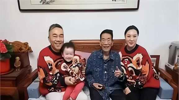 郭德纲就是再有问题，也轮不到杨仪来说，他自己的问题更多