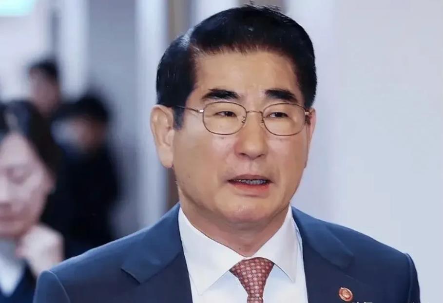 韩国防部长官金龙显大概率做“假口供”！
本月23日，总统尹锡悦与国防部长官金龙显