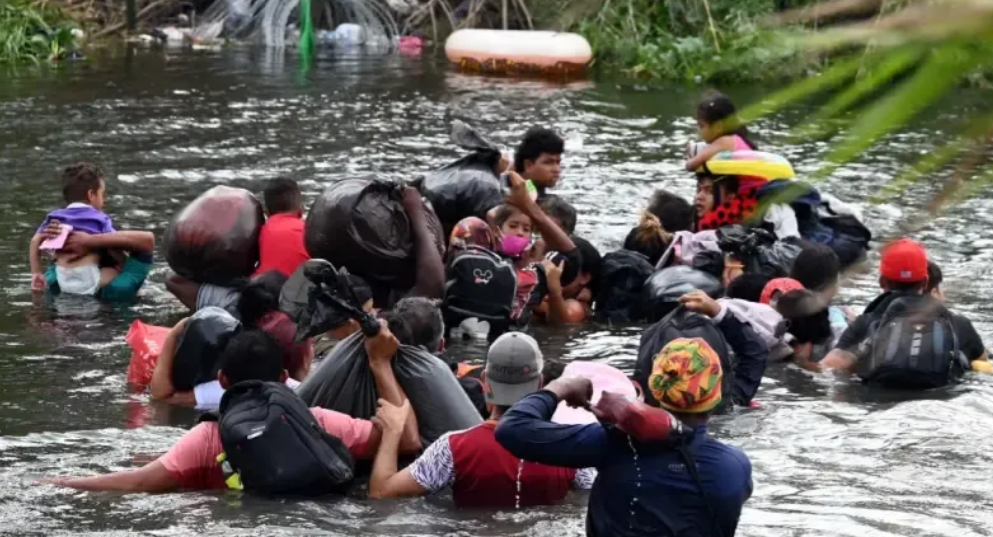 拿中国人开刀？美媒：特朗普将驱逐非法入境的中国人！

1、据美媒消息，特朗普计划