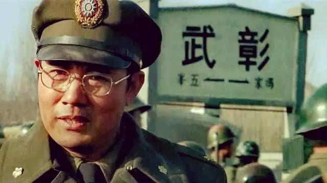 1948年10月27日，廖耀湘望着成群结队的溃兵，哀叹说：“十万精锐啊，就这样完