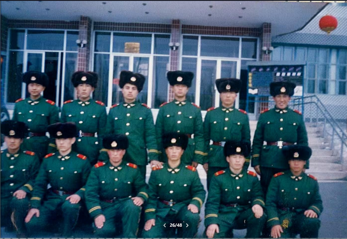 上世纪九十年代中期，驻新疆塔城某县边防团出了件大事：一个战士从部队逃跑了。

可