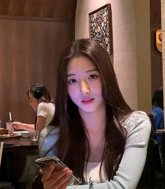 网恋终于奔现了，这颜值可以吧？