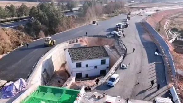 江西“最强钉子户”悔恨发声：曾拒绝百万拆迁补偿，如今悔不当初