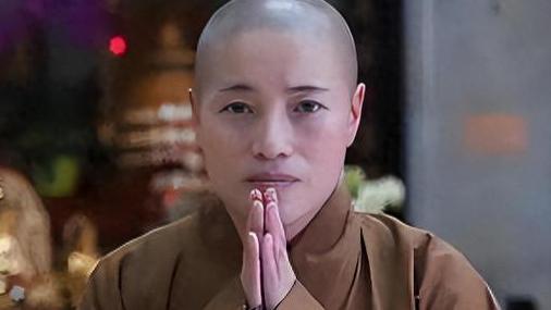 吉林女尼姑释智定落网，徒弟揭露其私人生活，奢靡程度令人震惊