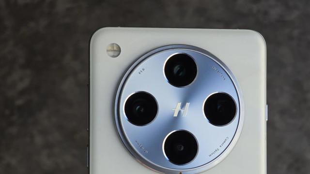 OPPOFindx8Pro体验后优缺点很明显，相比x7Ultra各有胜负。
