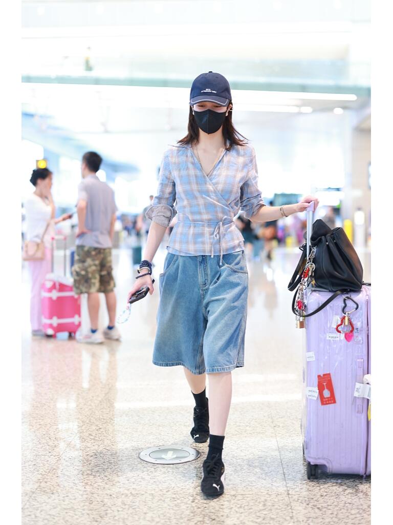 宋妍霏休闲清爽
