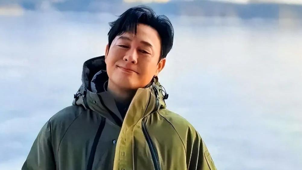 张颂文新剧换角背后：网传涉及多人纠纷，引发热议