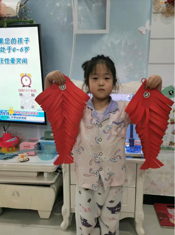 一个男的，去做亲子鉴定，结果俩个孩子都不是他的，他就很委屈，他老婆却说，你委屈啥