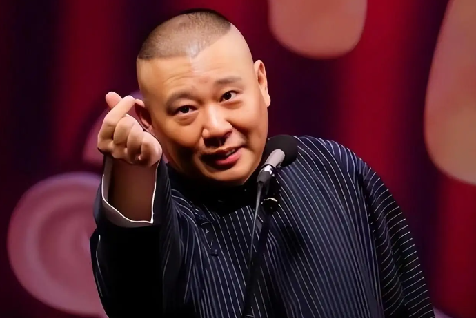 郭德纲在节目中说，皇上没了叫驾崩，和尚没了叫圆寂，英雄没了叫牺牲