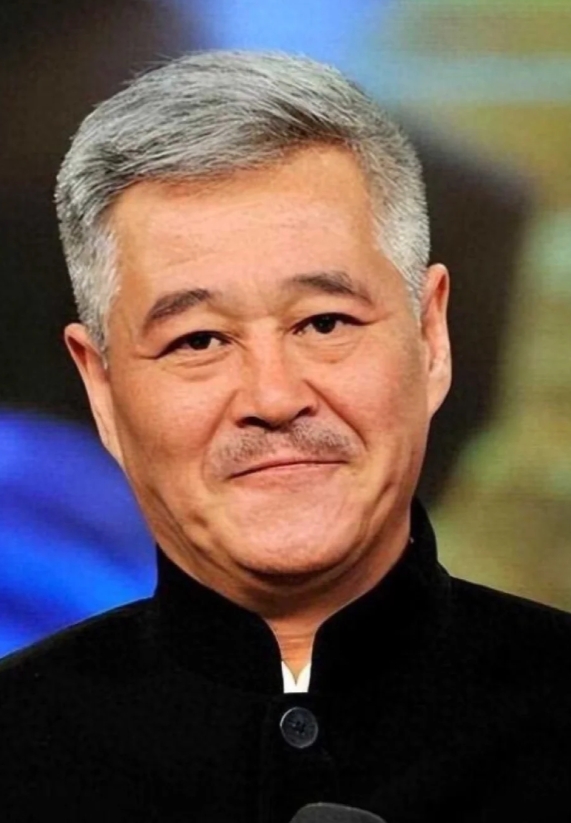 赵本山最初情感波折：从清贫夫妻到别离重生