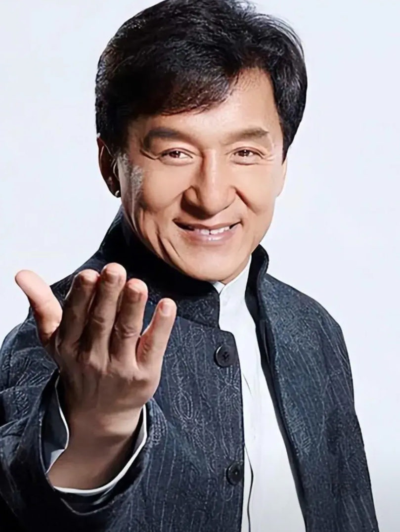 成龙大哥的家庭关系一览∶

1.妻子∶林凤娇，71岁，1953年生人，演员，曾夺