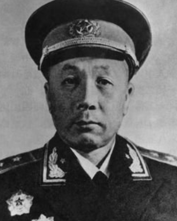 1973年，原北京军区副司令陈正湘中将返回新化老家探亲，问村长:“家乡有有甲酒没