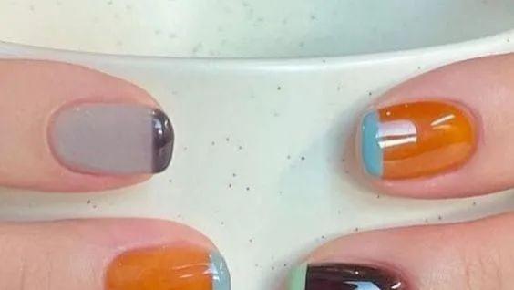 一些实用的美甲单色配色来啦