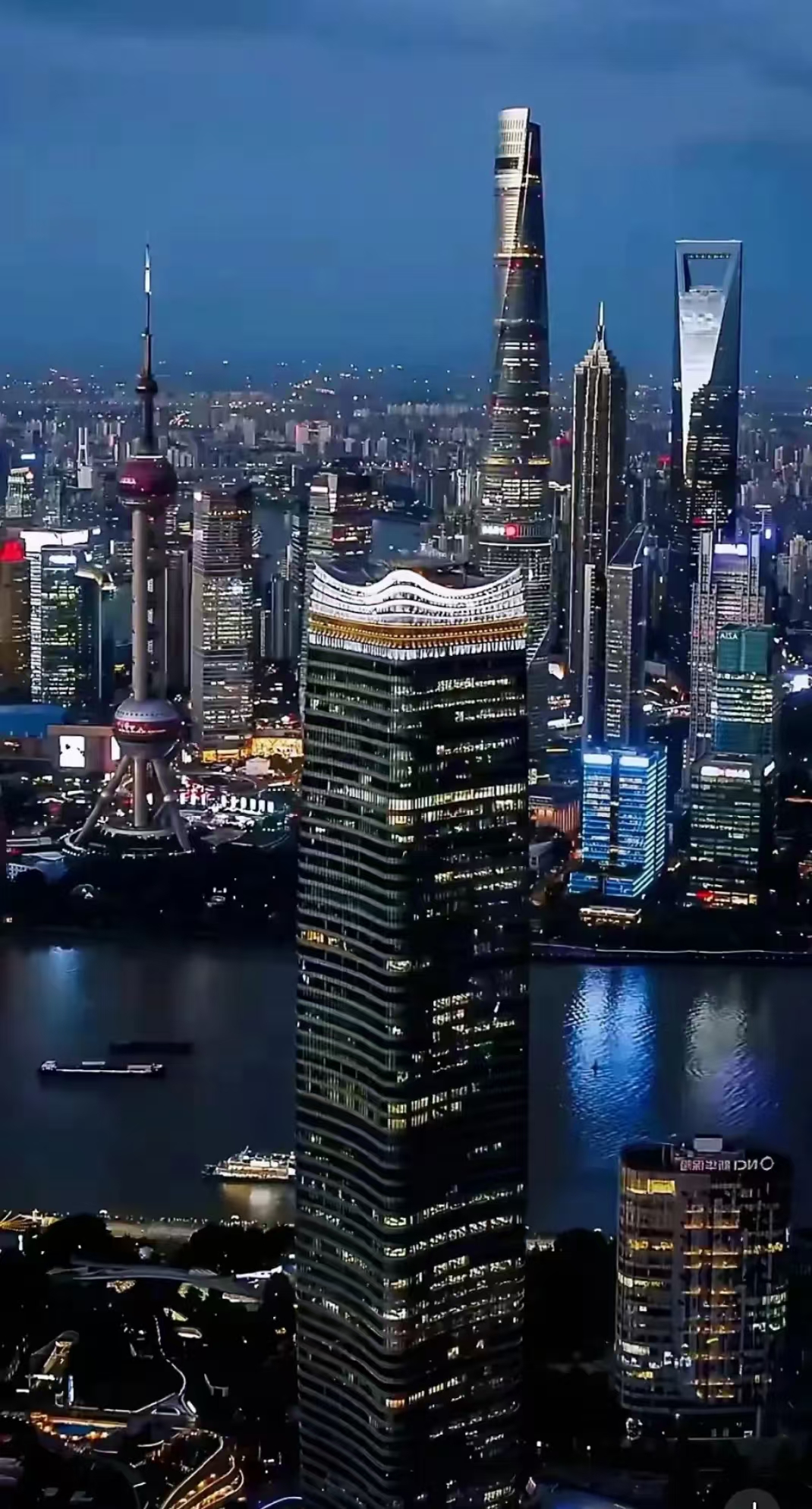 这下惹祸了吧！
都说了不要捐炫耀，现在好了彻底惹到美国人心痒难耐了，美国人都想来