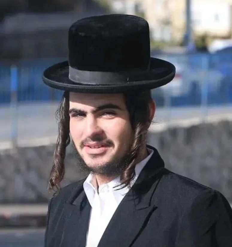 一名以色列人问：为什么中国的民众对犹太民族不以为敬？
中国的回答：1.犹太人历史