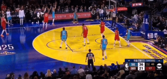 实至名归，库里收获第二座全明星MVP奖杯。

还是众望所归的，在肖华宣布MVP是