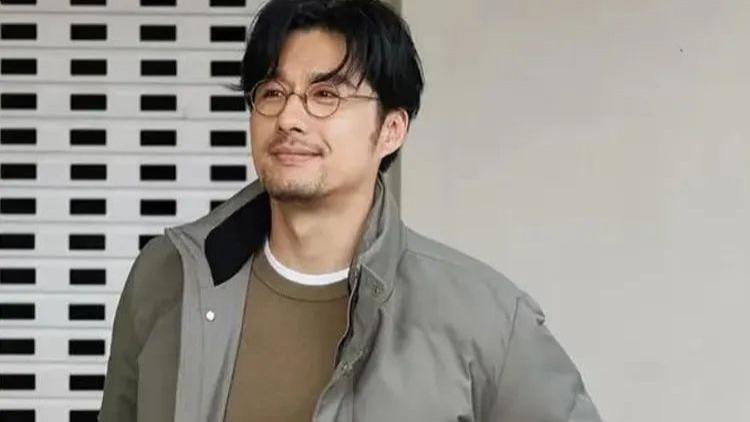 中年男人穿羽绒服，切忌穿这2种颜色，换成另外3种更减龄高级