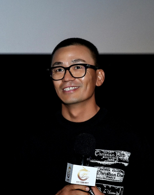 王宝强被举报涉嫌欺诈，制片人刘勇站出来力挺王宝强，晒出转账记录等证据，称对方恩将