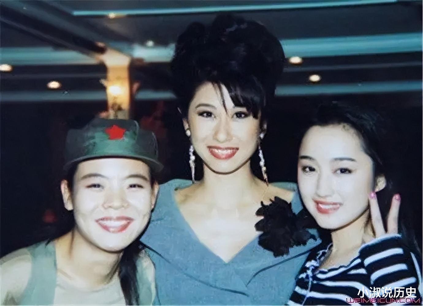 春晚爆红后，她洗完澡从23楼一跃而下，临终时说：妈，我好后悔（微信打字九宫格怎么设置）-第19张图片-九妖电影