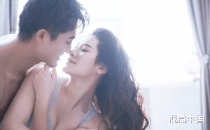 穿成霸总文里的保姆，颠公霸总在女主跑了以后竟单膝下跪向我求婚？