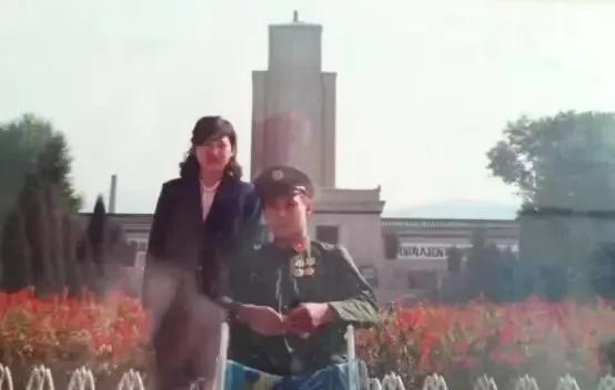 啥？一等功的战斗英雄要跟处了好几年的对象说拜拜？这消息就像晴天霹雳，直接把姑娘劈