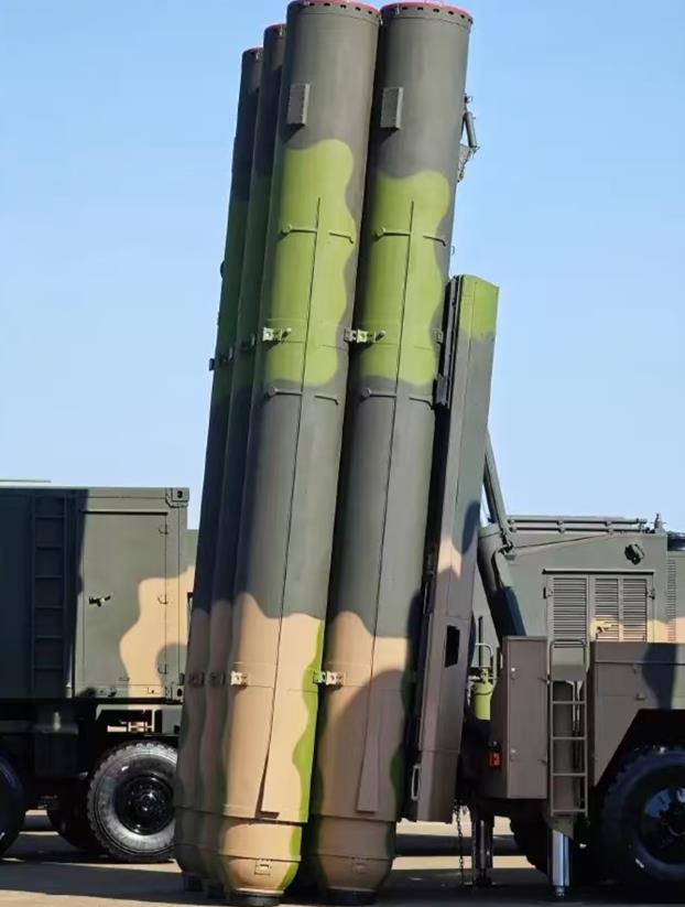 红旗-19为何是斜着发射而不是垂直发射？第一是没必要。因为对于陆基部署的红旗-1