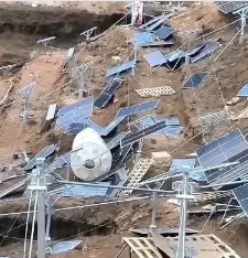 新疆光伏发电也干不成了，我表哥是前天从兰州去新疆的，没去之前说好的工资一天是80