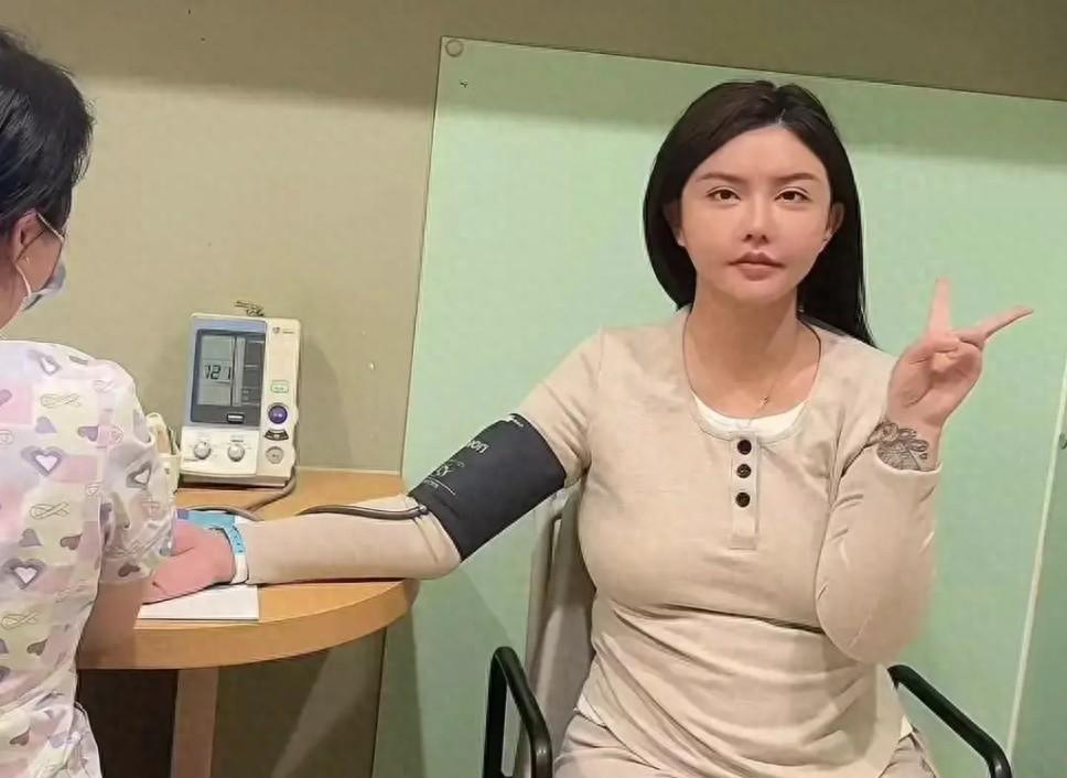 宋玉希再爆夫妻隐私，老公每晚帮忙按摩，直呼“太大”根本抓不住。
实锤了，据网友爆