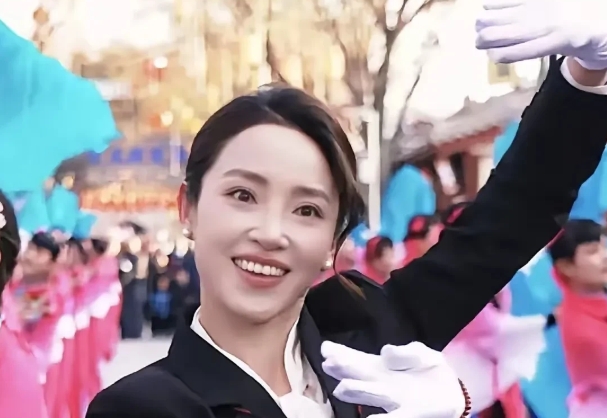 这个春节，榆林的“大美女”屈倩成为了焦点。她从小接受舞蹈专业训练，多年来一直从事
