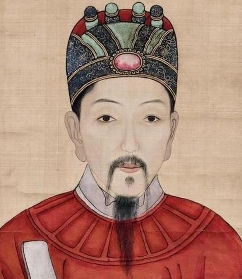 袁崇焕，明朝晚期的军事将领，其生平与作为一直是历史评价中的争议焦点。在袁崇焕的职